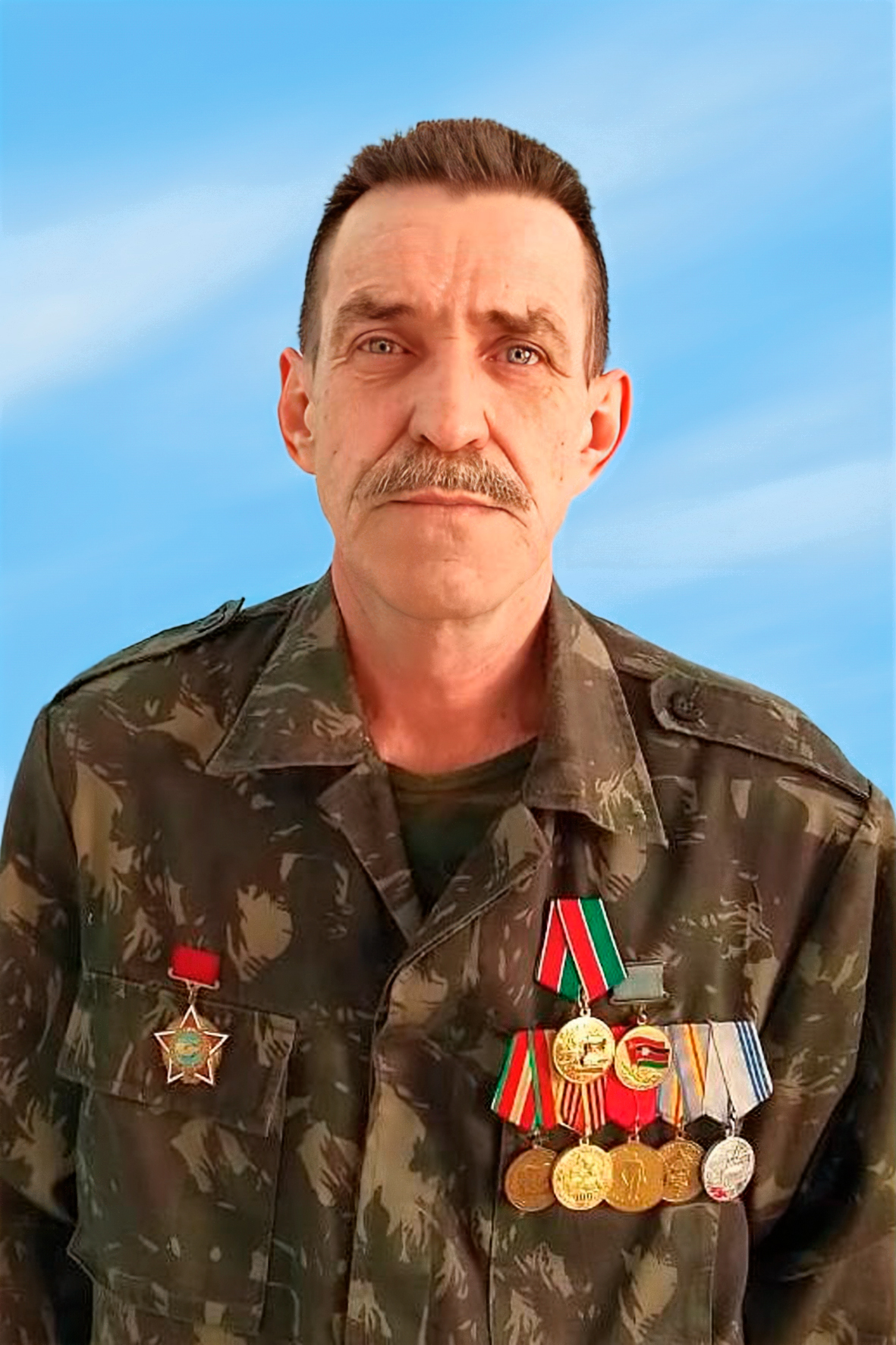 Мандриков Юрий Васильевич.