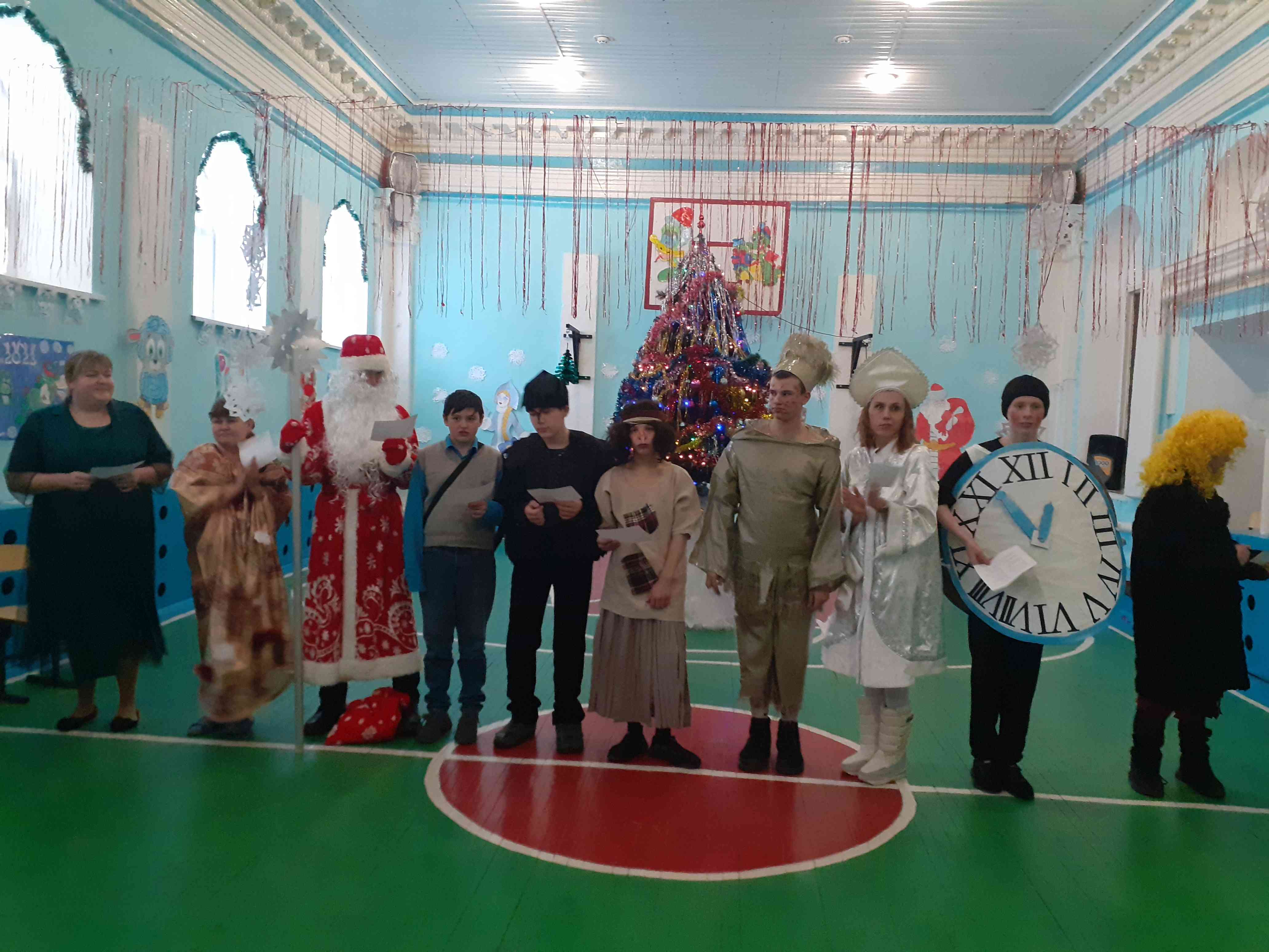 Новогодний праздник.